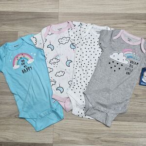 Gerber Baby Girl Bodysuit Clouds Rainbow 3-6 Months